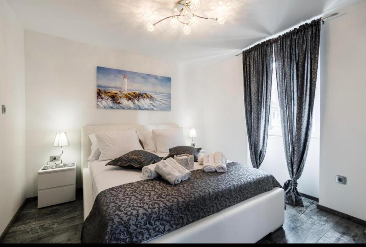 Apartment Cvita Split Bagian luar foto