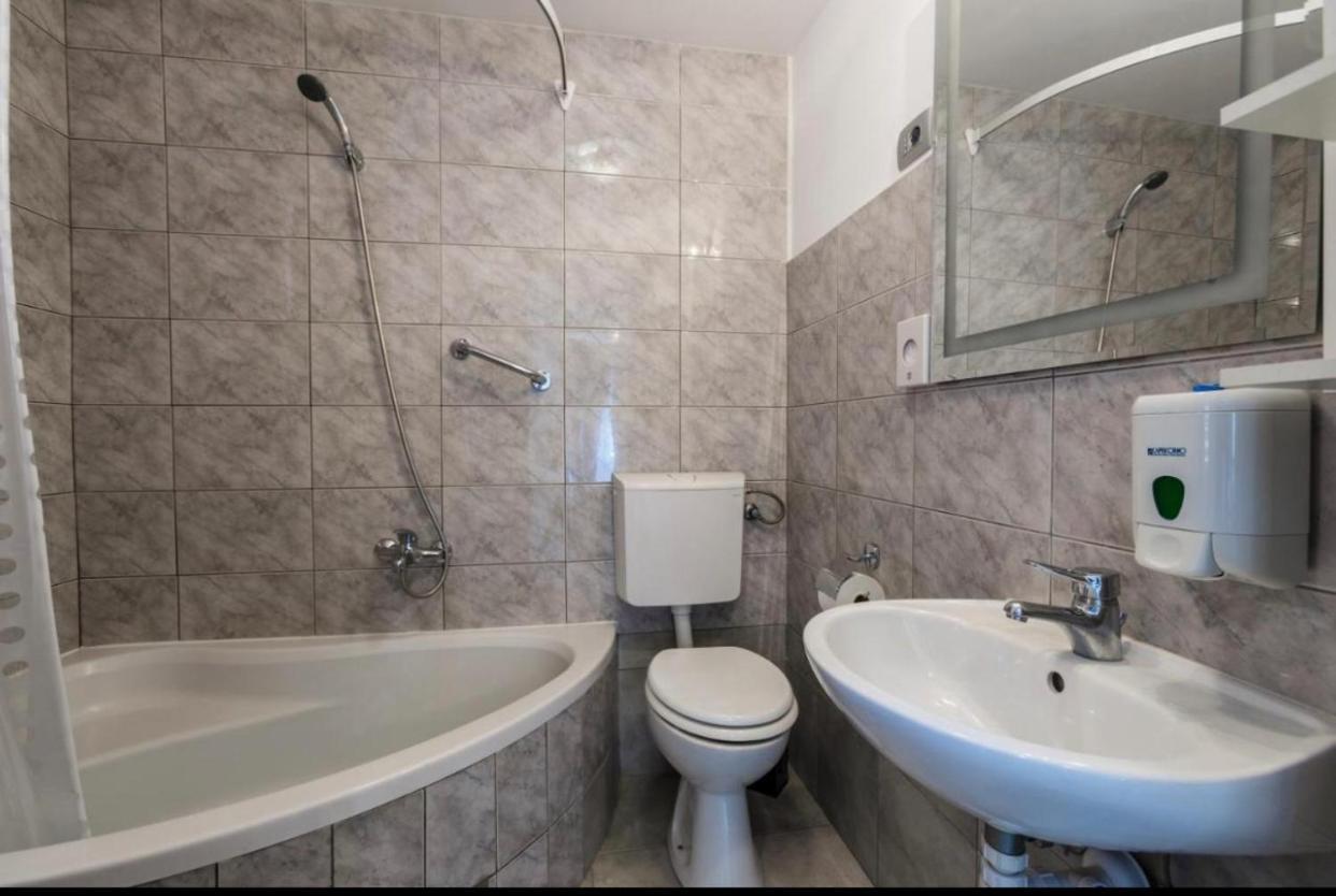 Apartment Cvita Split Bagian luar foto