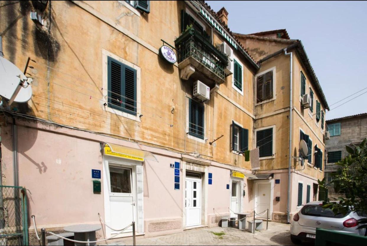 Apartment Cvita Split Bagian luar foto