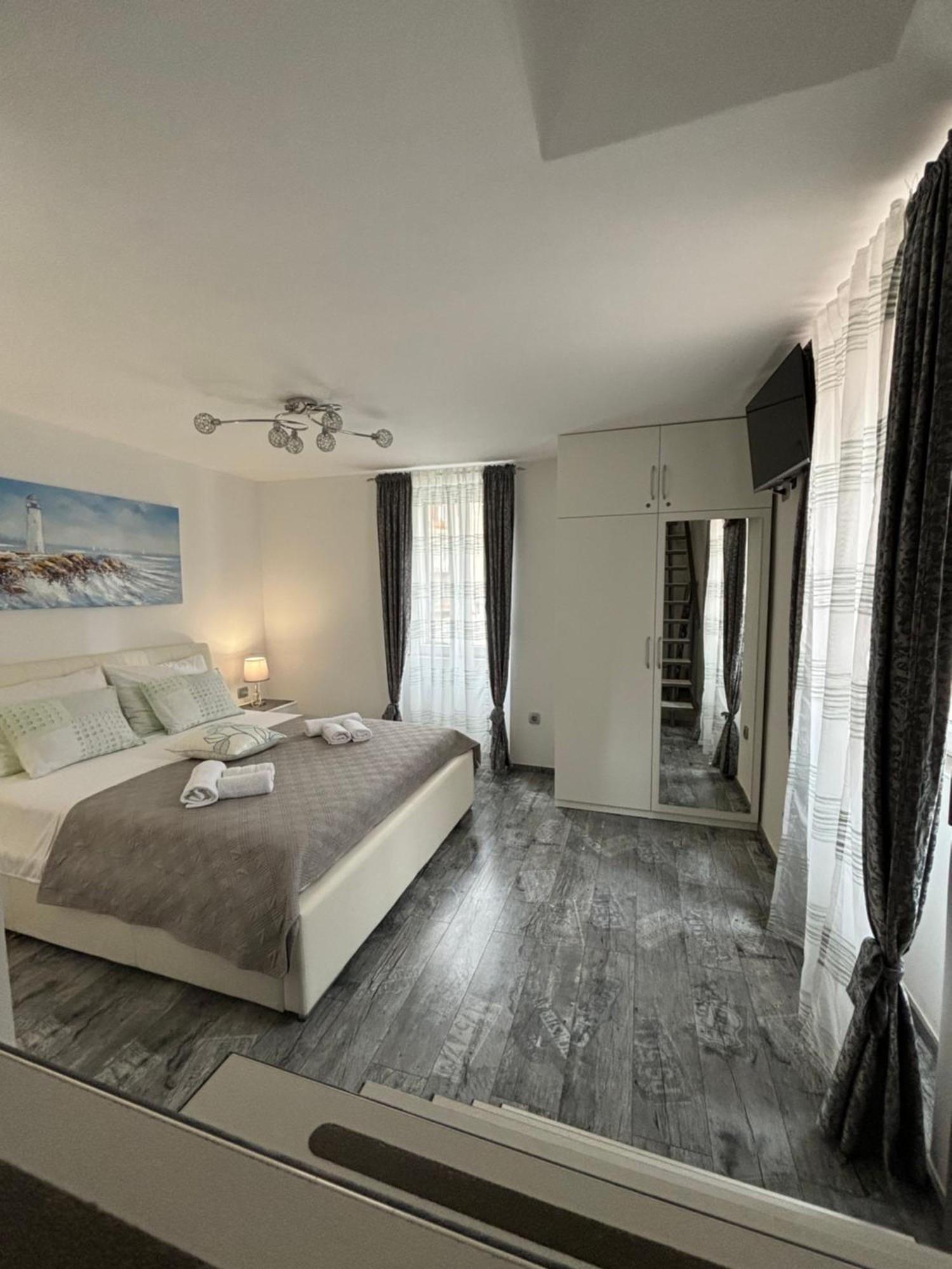 Apartment Cvita Split Bagian luar foto