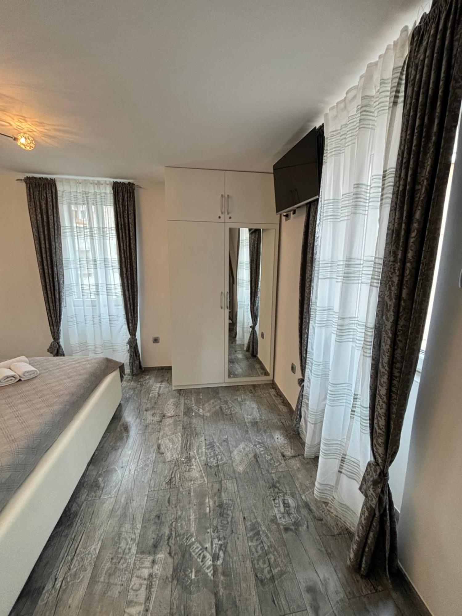 Apartment Cvita Split Bagian luar foto